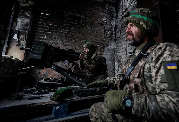 Ukraine Forces Achieve First Offensive Success in Defense of Bakhmut
